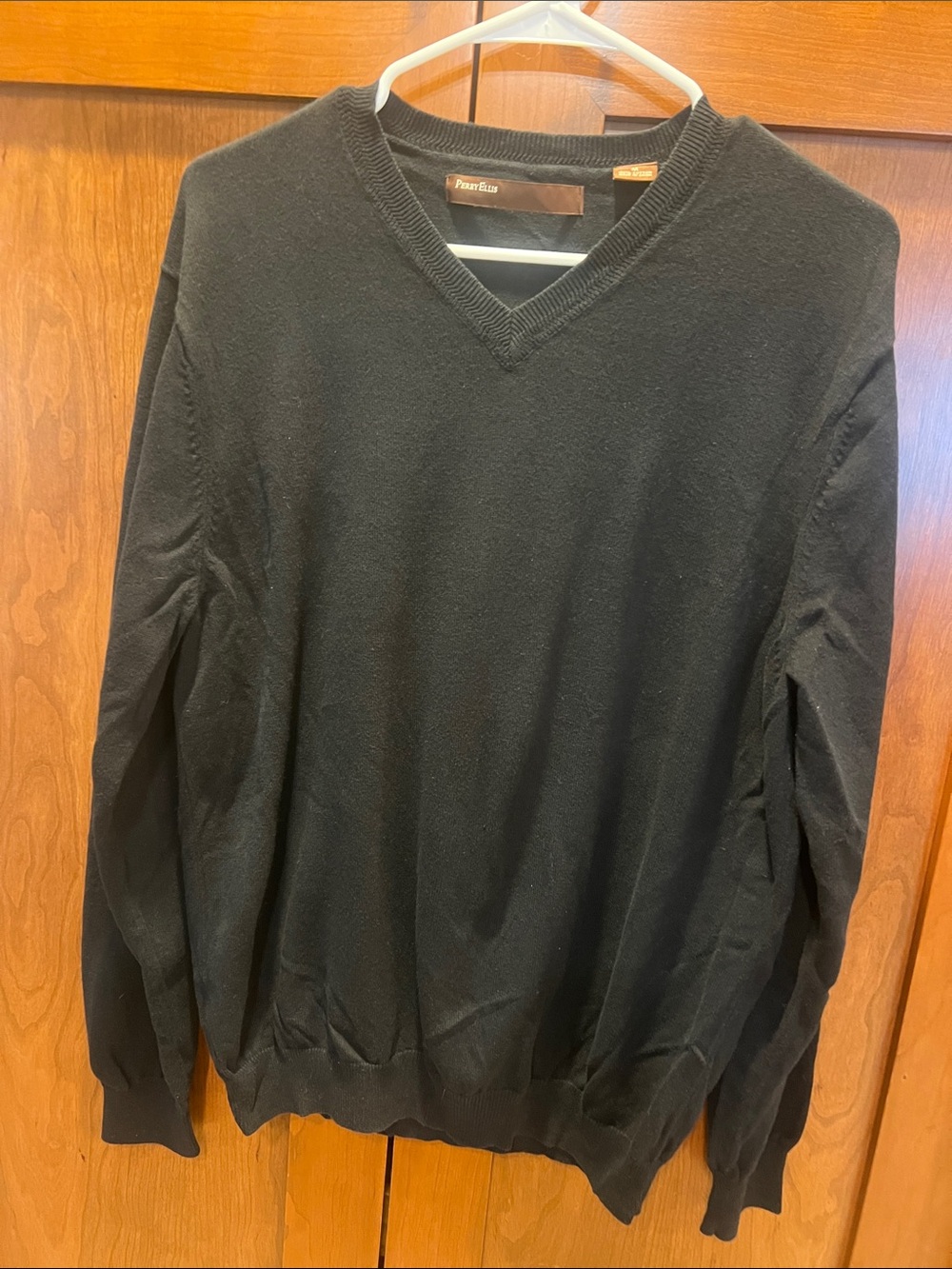 Perry Ellis Men's Black V-Neck Sweater